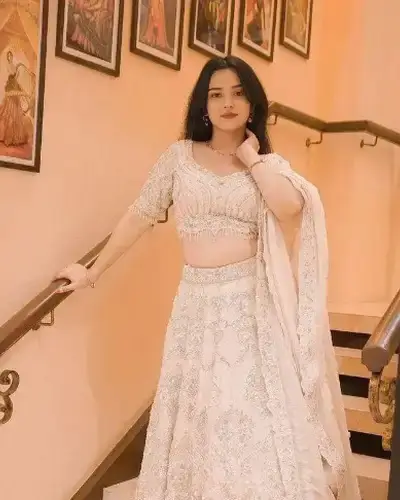 Escort Service In Pandariya